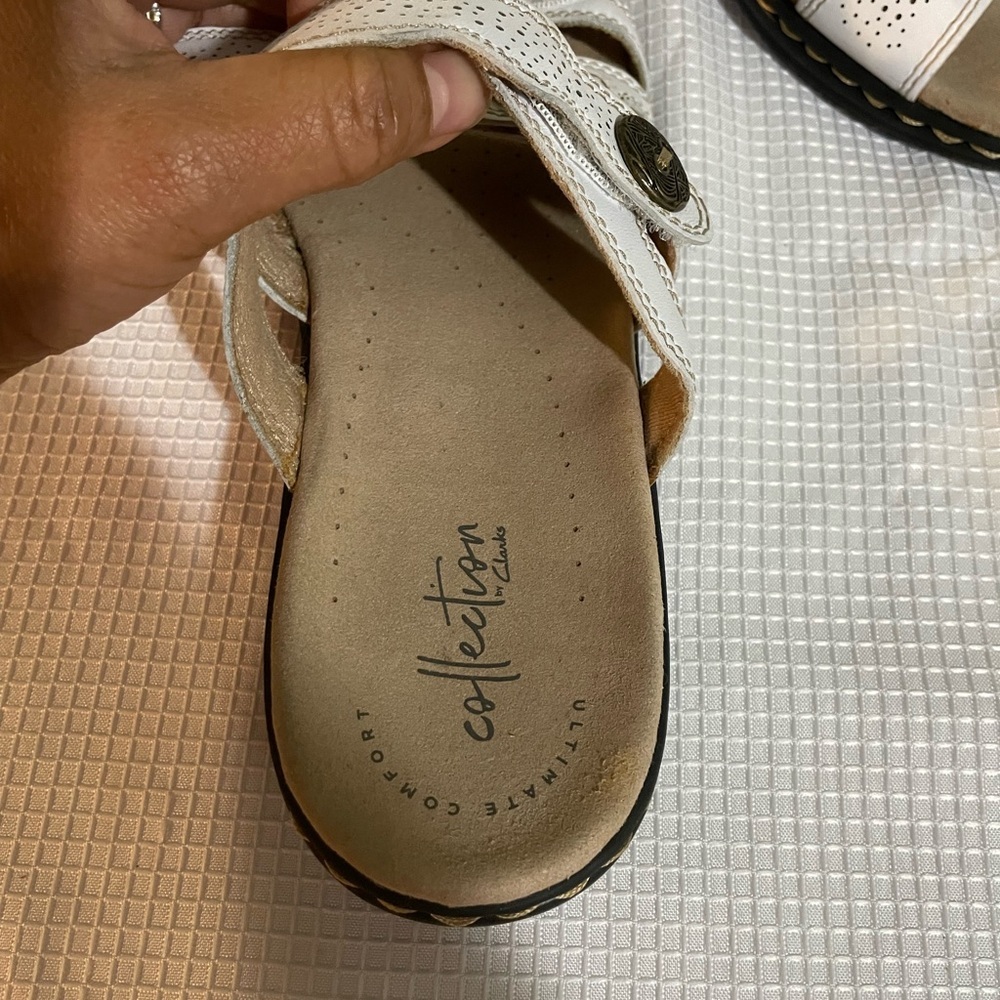 Clarks White and Black Leather Sandals - Picture 6 of 8